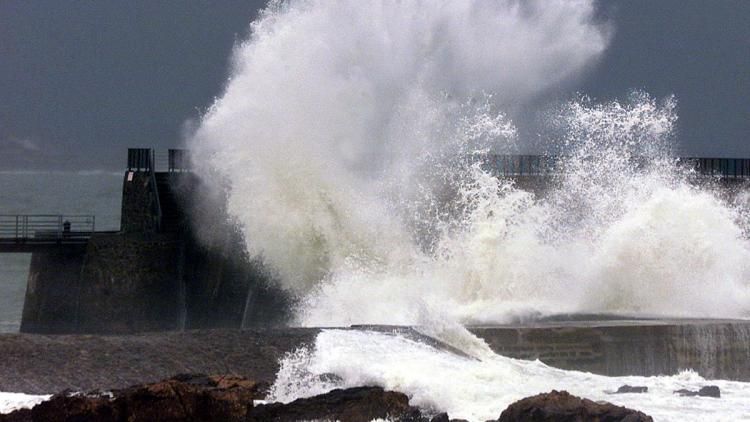 Prudence sur la côte : vigilance jaune vagues et submersion dans six départements