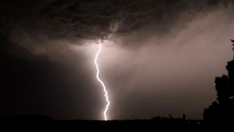 Une alerte orageuse pour dix départements : ce qu'il faut savoir