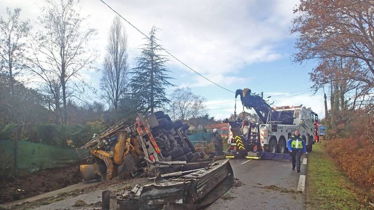 Un acte héroïque : un policier sauve un chauffeur piégé après un accident à Nantes