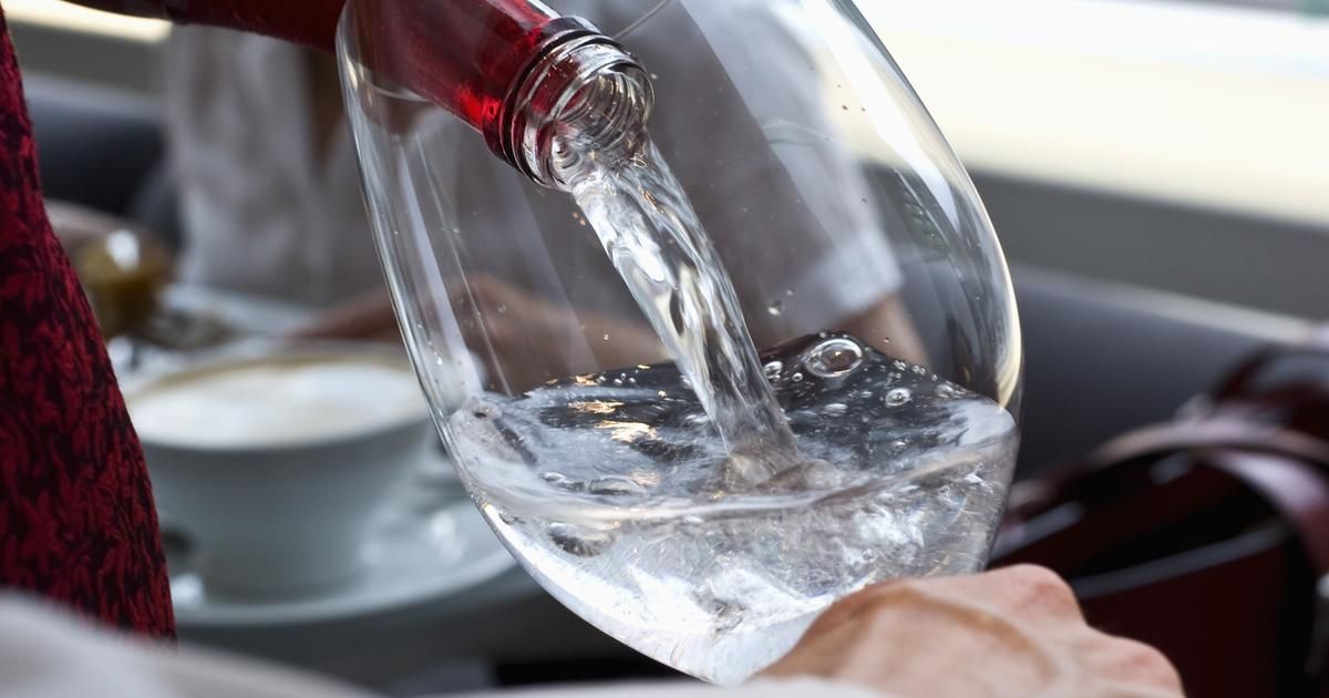 Quand l'eau se fait désirer : le nouveau protocole des restaurants