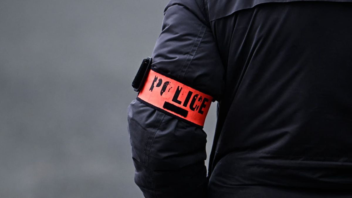 Un commissaire de police hors service au cœur d'une enquête délicate après une altercation à Paris