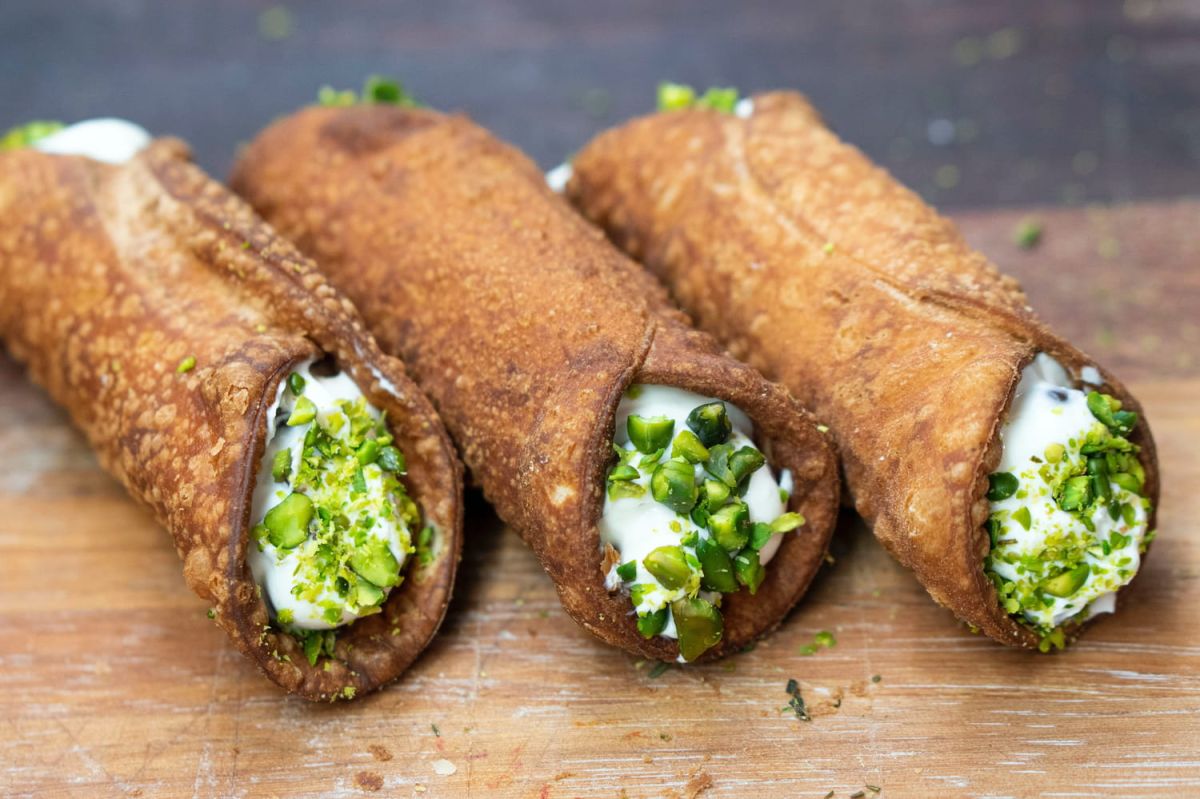 Découvrez les secrets des cannoli siciliens avec Cyril Lignac