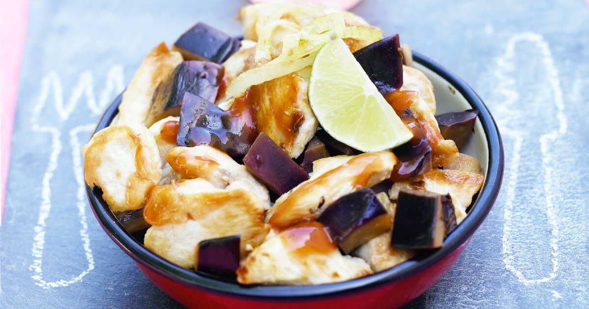 Savourez l’authenticité du poulet sauté aux aubergines