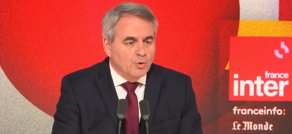 Xavier Bertrand accuse Nicolas Sarkozy de flirter avec l'extrême droite