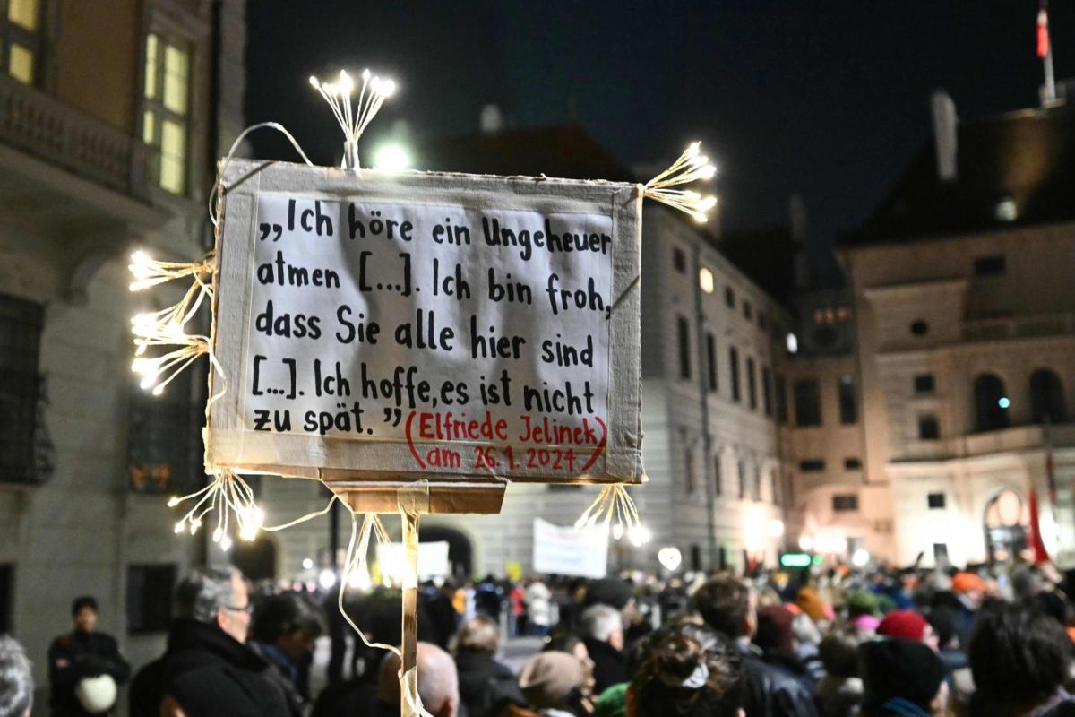 Entraînement au coeur de la controverse : l'Autriche interdit le voile à l'école pour les jeunes filles