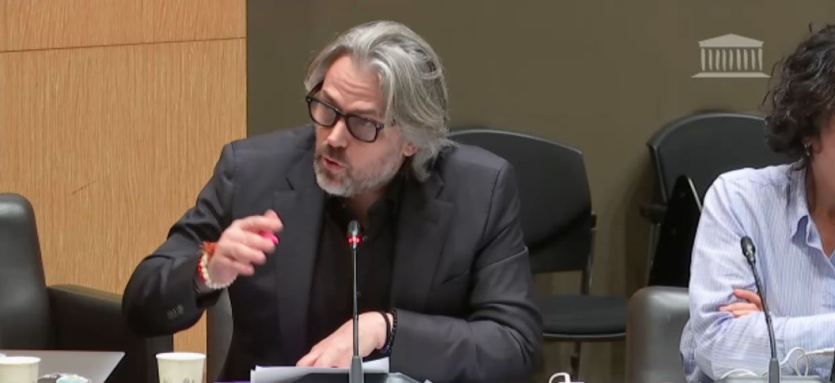 Aymeric Caron interroge Delphine Ernotte sur les choix controversés de France Télévisions