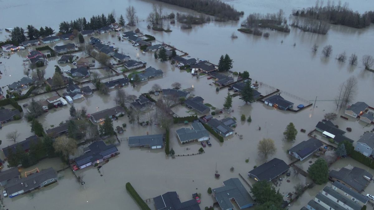 Des inondations dévastatrices frappent l'ouest américain et canadien