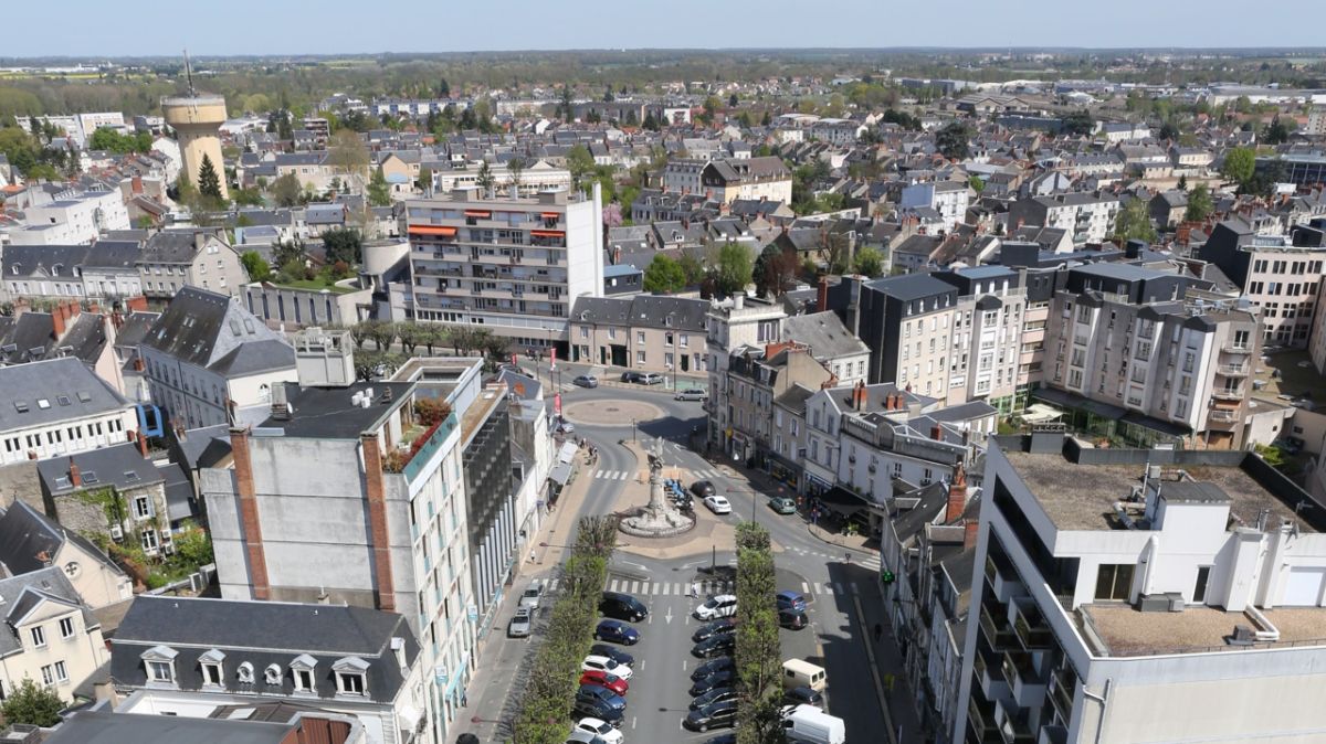 Un homme sème le chaos à Châteauroux après des violences à Domino Pizza
