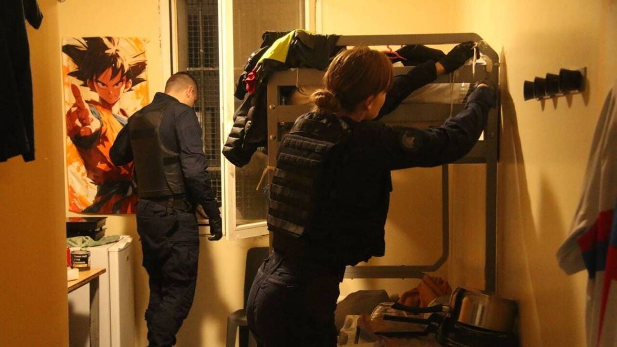 Des fouilles surprises révèlent un arsenal dans une prison de la Sarthe