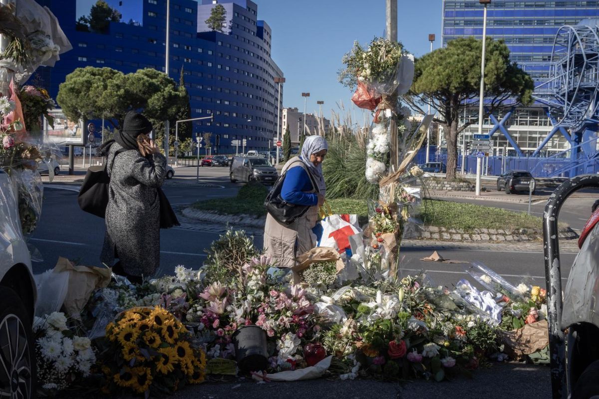 Emmanuel Macron rend hommage à Mehdi Kessaci à Marseille