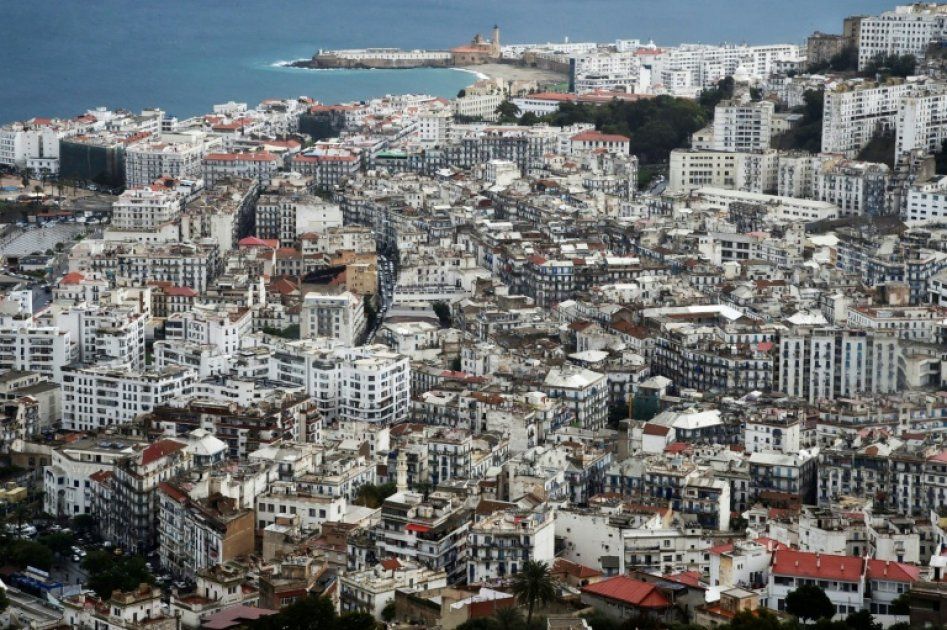 L'Algérie passe à l'action : une loi contre la colonisation française