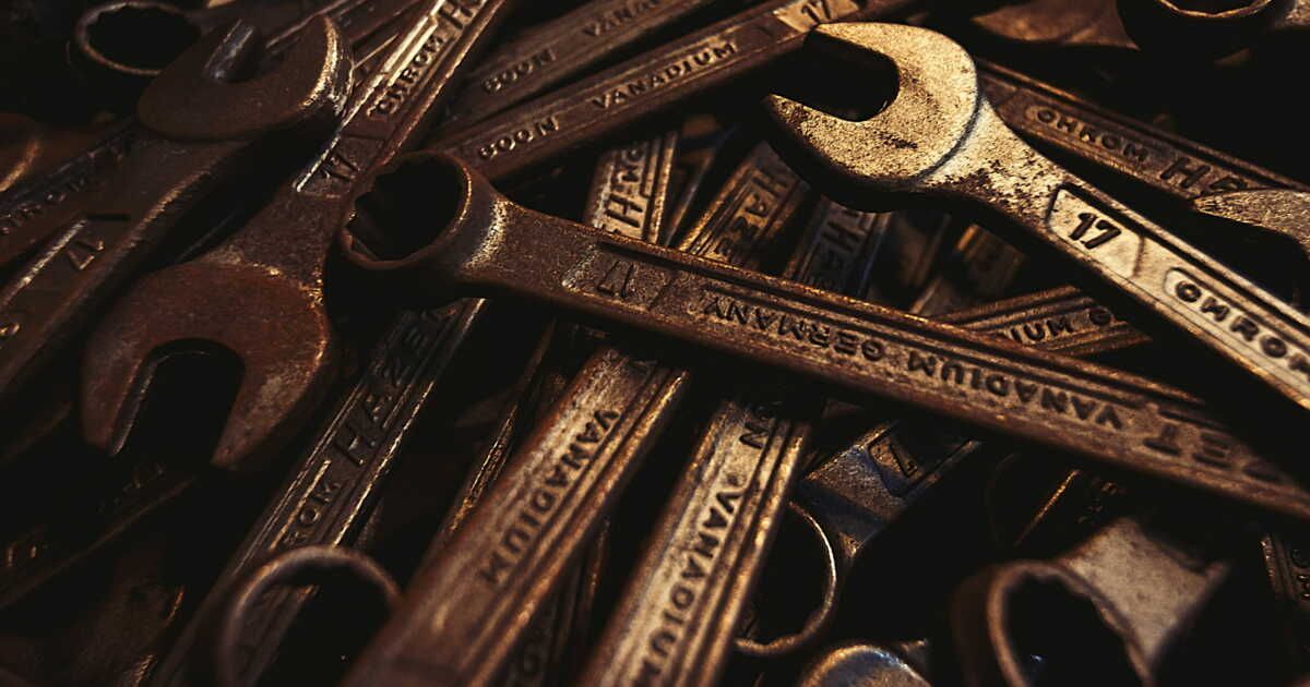 Dites adieu à la rouille : astuces pratiques pour restaurer vos objets en métal