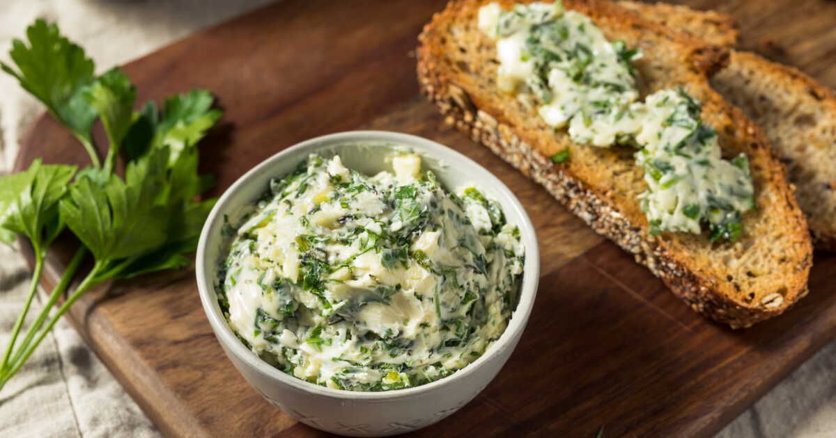 Redécouvrez le beurre maître d’hôtel : un classique à revisiter