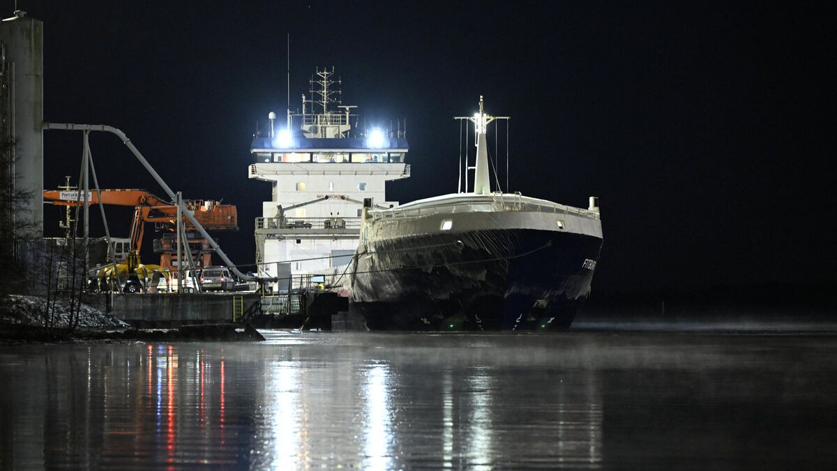 Un navire russe en Finlande : enquête sur un possible sabotage sous-marin