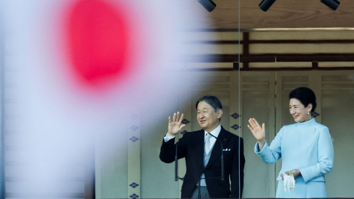 Un homme nu perturbe les vœux du Nouvel An de l'empereur du Japon