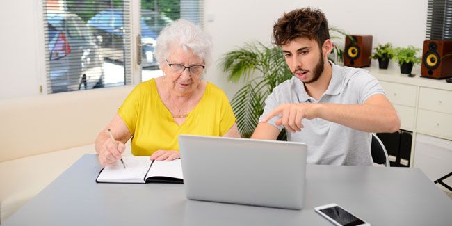 Simplifier le quotidien des seniors : l'importance de l'aide administrative