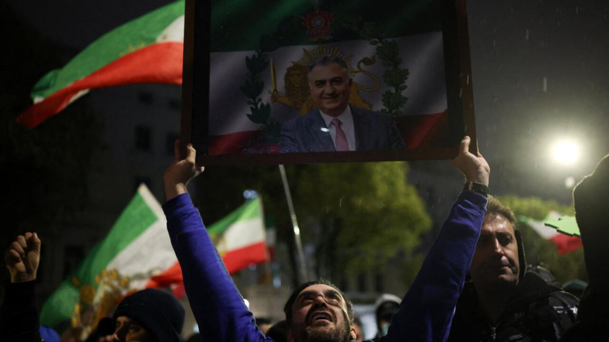 L'appel à la négociation de l'Iran face aux menaces militaires américaines