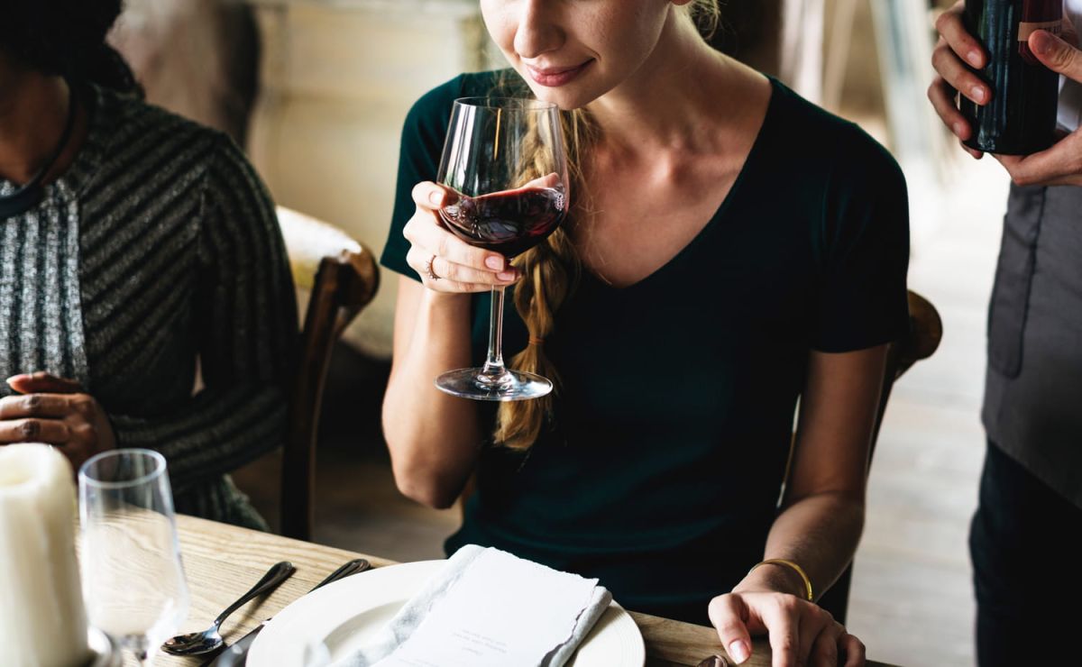 Quand renvoyer un vin au restaurant ? Les astuces à connaître