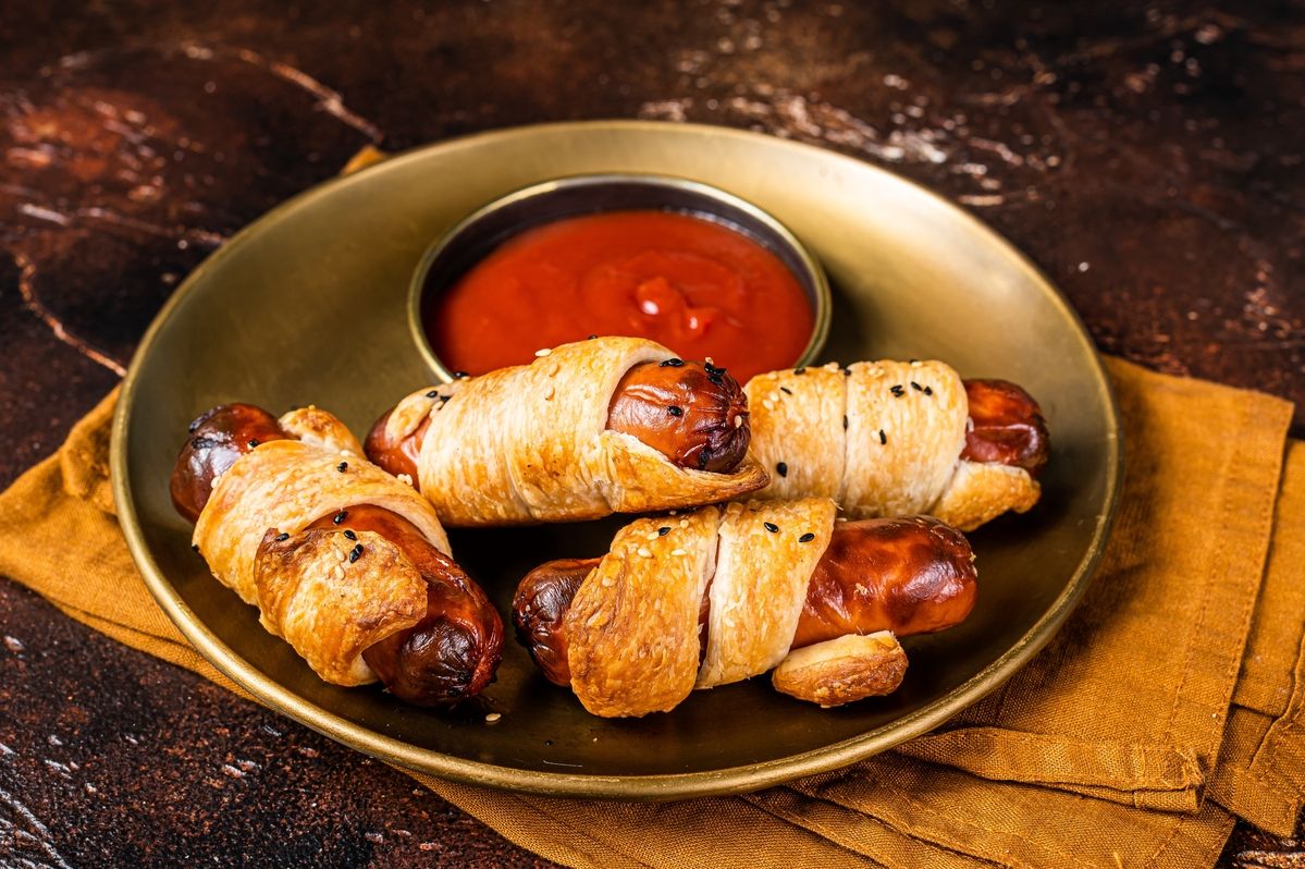 Les dangers insoupçonnés des knacks industrielles : l'alerte d'une nutritionniste