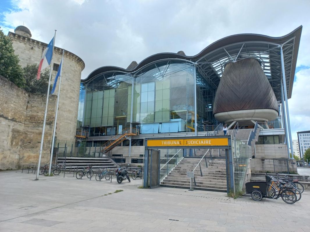 Quatre hommes écroués près de Bordeaux pour possession d'armes et violences