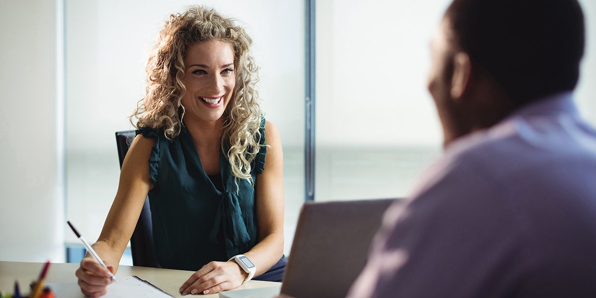 Les congés en duo : droits des salariés face à leurs conjoints