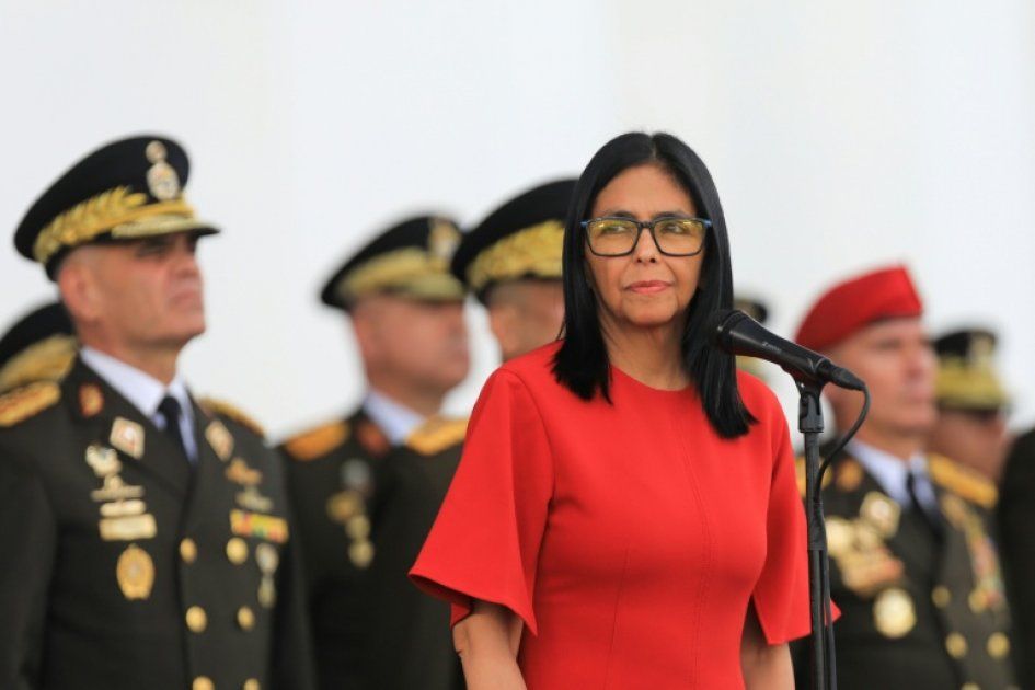 Venezuela : les tensions s'intensifient alors que la présidente par intérim défie l'opposition
