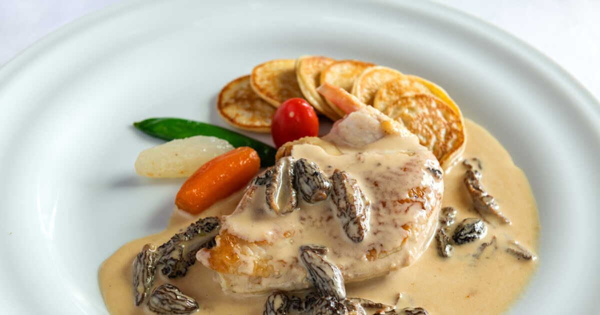 Succombez à la volaille au vin jaune et morilles pour un Noël réussi