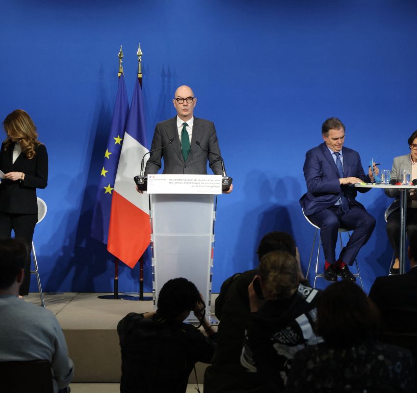 le gouvernement déploie des aides ciblées face à la hausse des prix du carburant