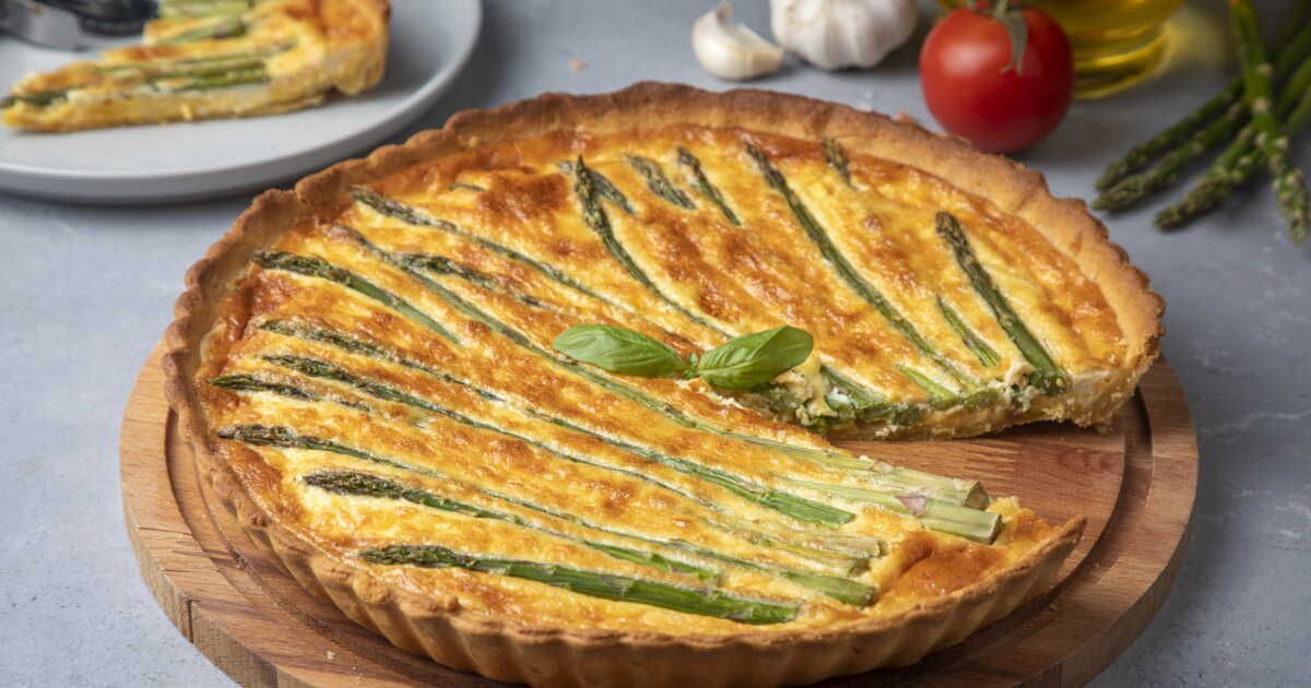 Une quiche légère aux chèvre et asperges pour un dîner savoureux