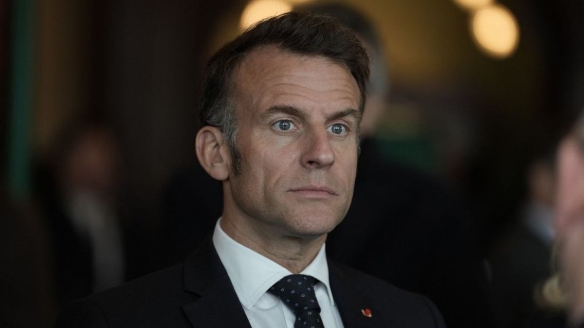 Macron sous le feu des critiques après des attaques racistes sur CNews