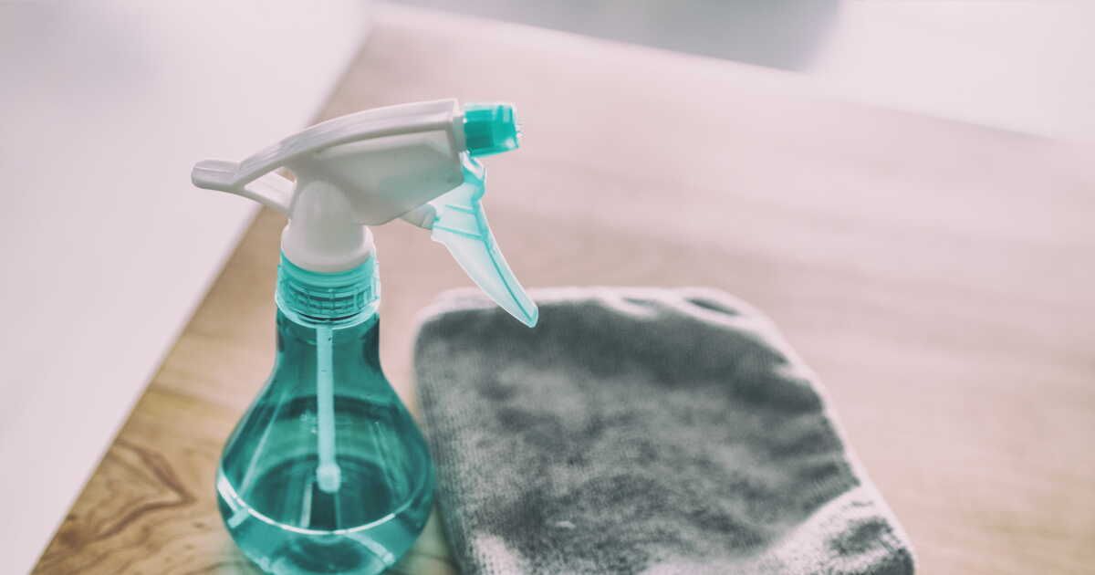 Apprenez à réaliser vos propres lingettes nettoyantes avec des produits du quotidien