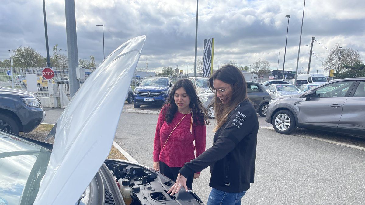 L'essor des voitures électriques face à la flambée des carburants