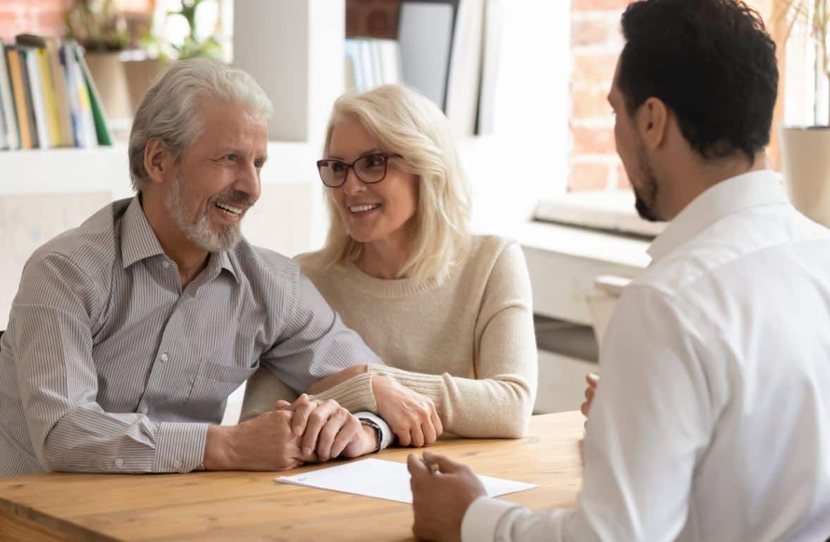 Acheter une maison à la retraite : opportunités et défis à connaître