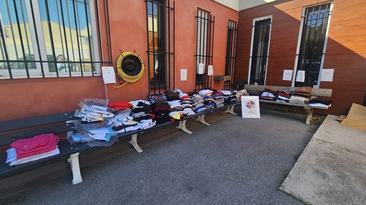 Des saisies massives de contrefaçons sur le marché de Gruissan