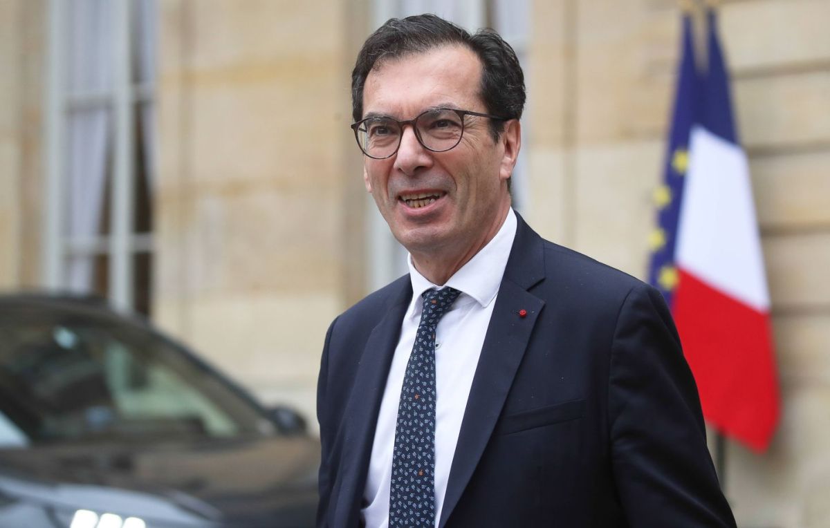 Réflexion sur le travail le 1er-Mai : le ministre du Travail ouvre le débat