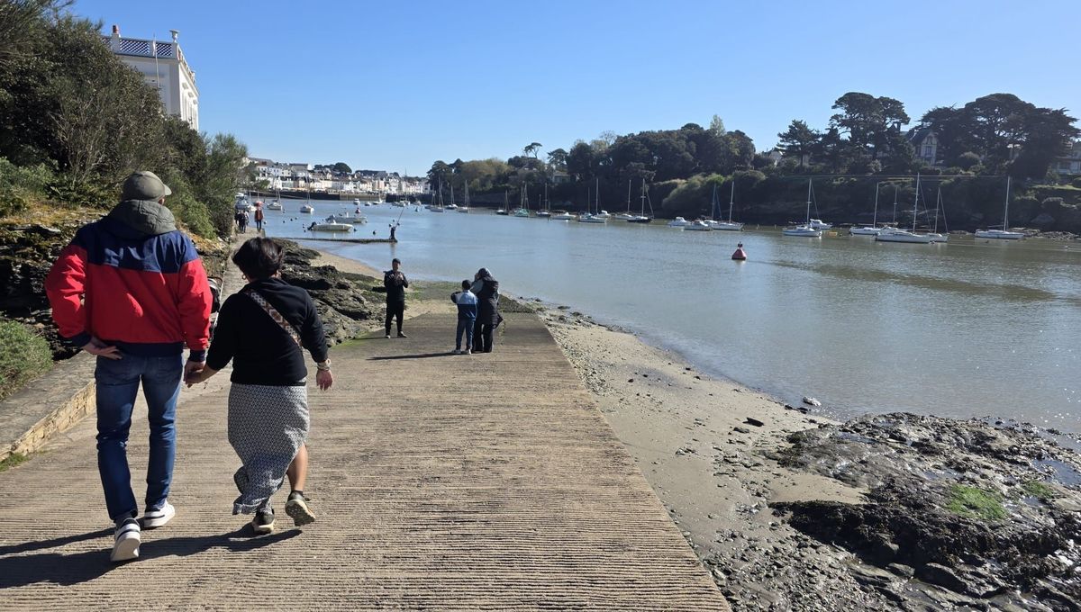 Vacanciers à Pornic : entre plaisir et concessions face à la hausse des carburants
