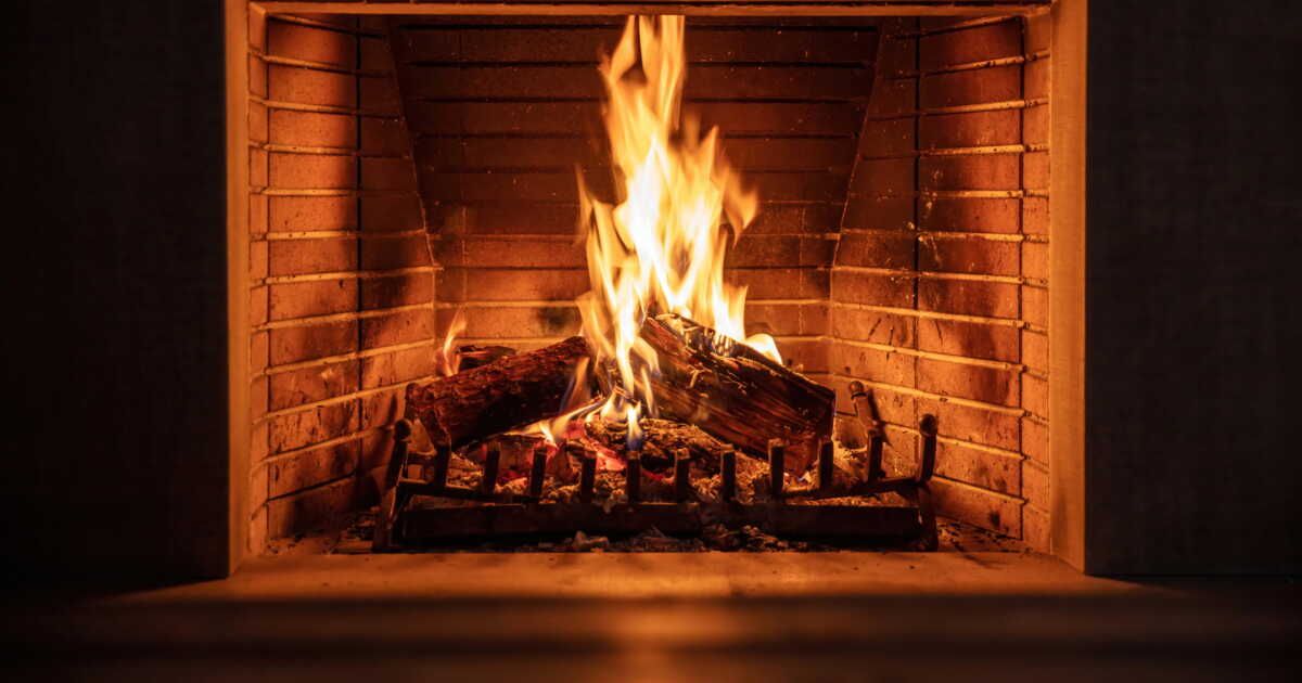 Comment nettoyer le noir de fumée sur la cheminée ?