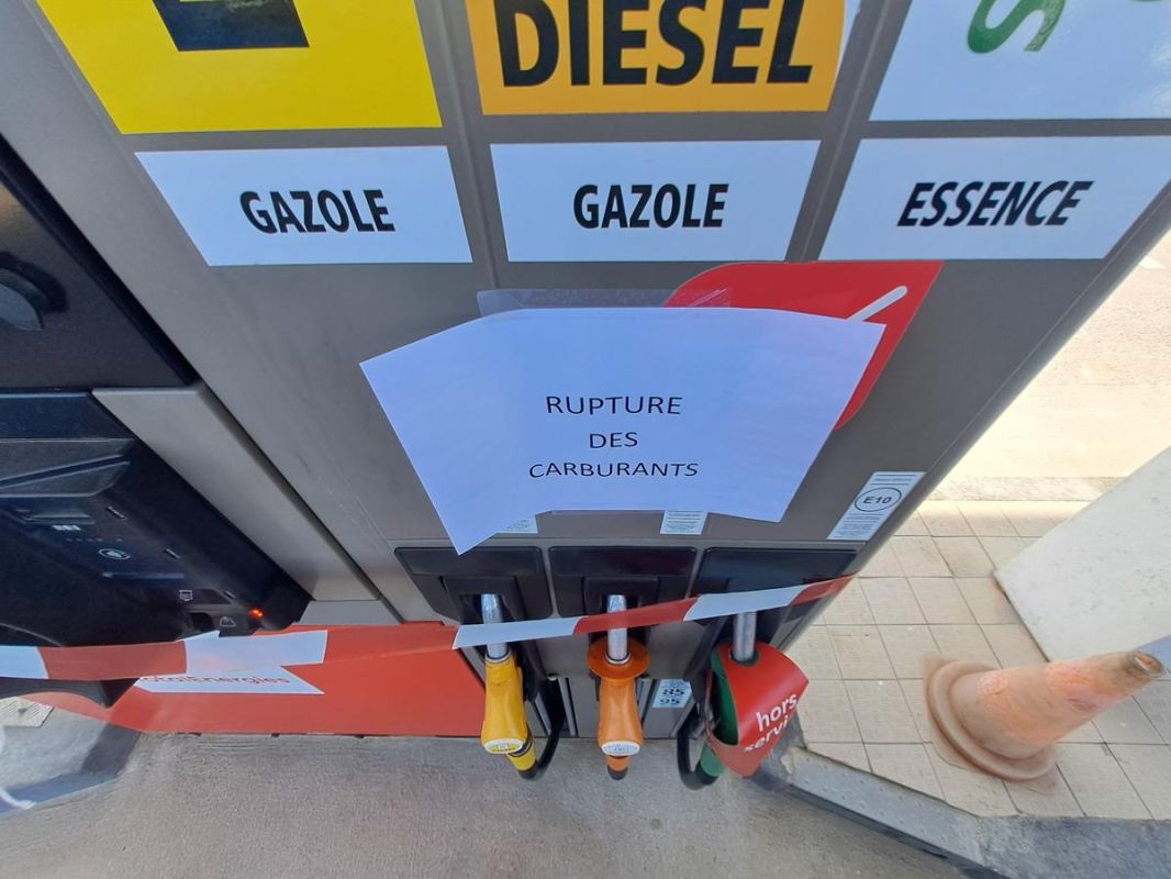 Carburants : une légère baisse masquée par des pénuries persistantes
