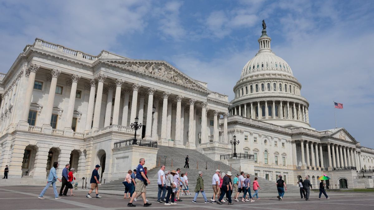 Le Congrès américain en émoi : démissions et menaces d'expulsion se multiplient