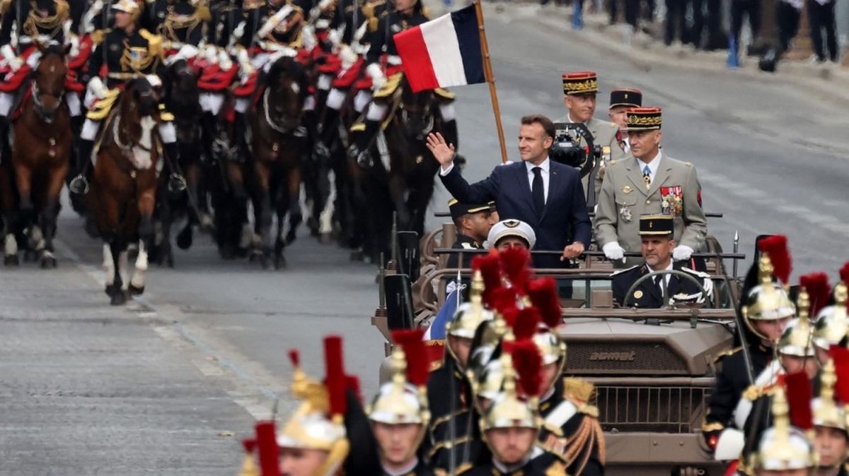L'Élysée à la recherche d'applaudisseurs professionnels : info ou intox ?
