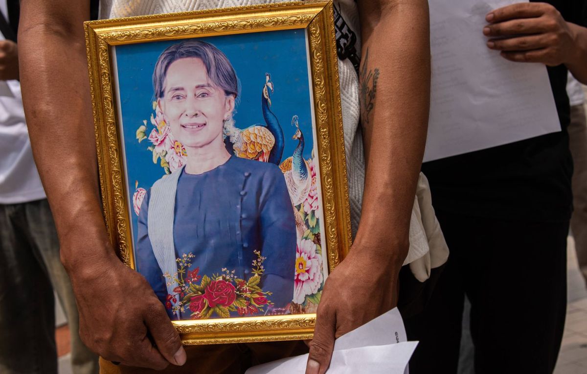Le fils d’Aung San Suu Kyi demande des preuves de vie pour sa mère