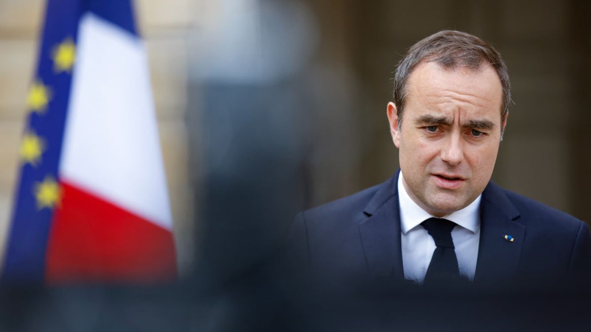 Sébastien Lecornu resserre les liens avec les députés de son camp