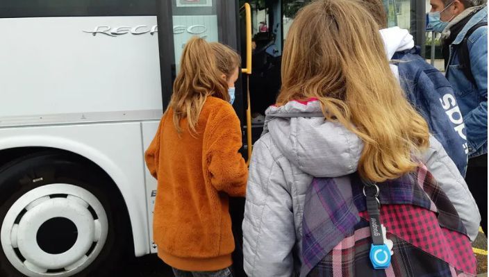 Des élus s'inquiètent pour les écoles rurales face à la hausse des tarifs du transport scolaire