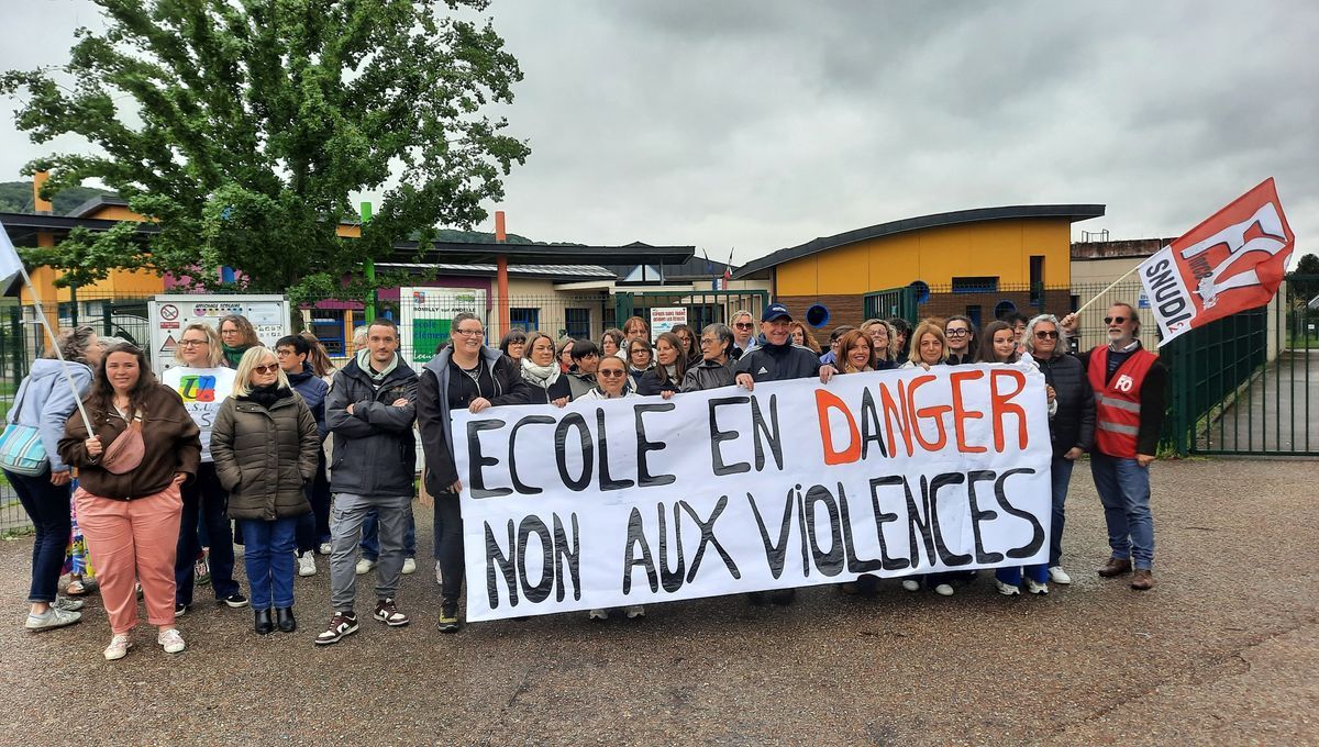 Des enseignants en grève à Romilly-sur-Andelle pour dénoncer les violences scolaires