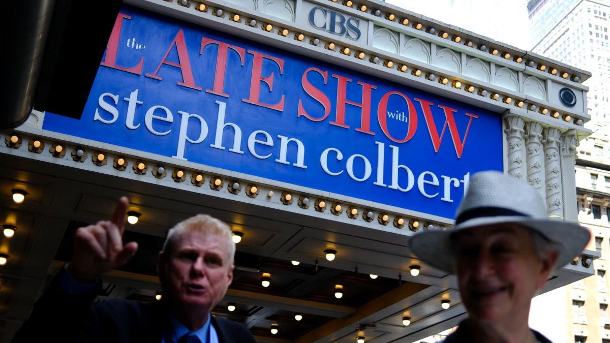 La chute d'un géant : "The Late Show" de Stephen Colbert s'éteint après 33 ans
