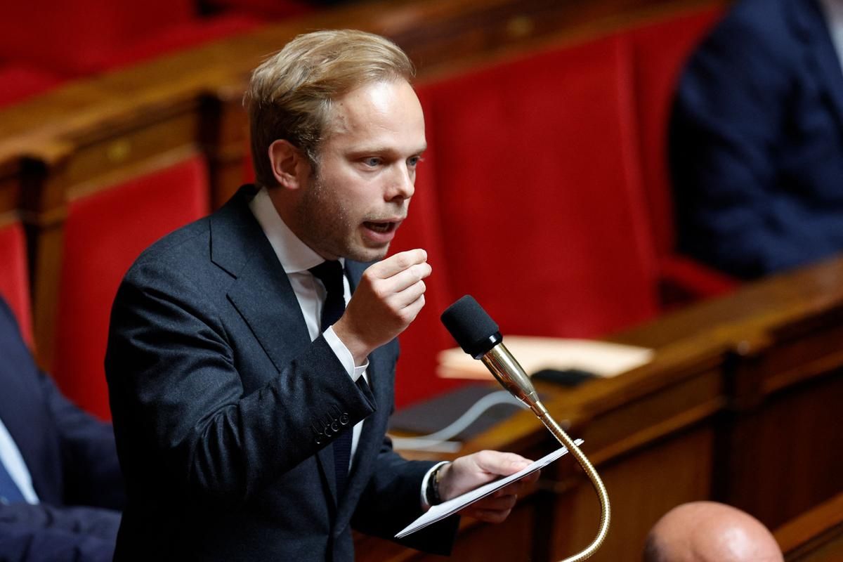 La présidente de l'Assemblée nationale engage une démarche déontologique après des clichés controversés