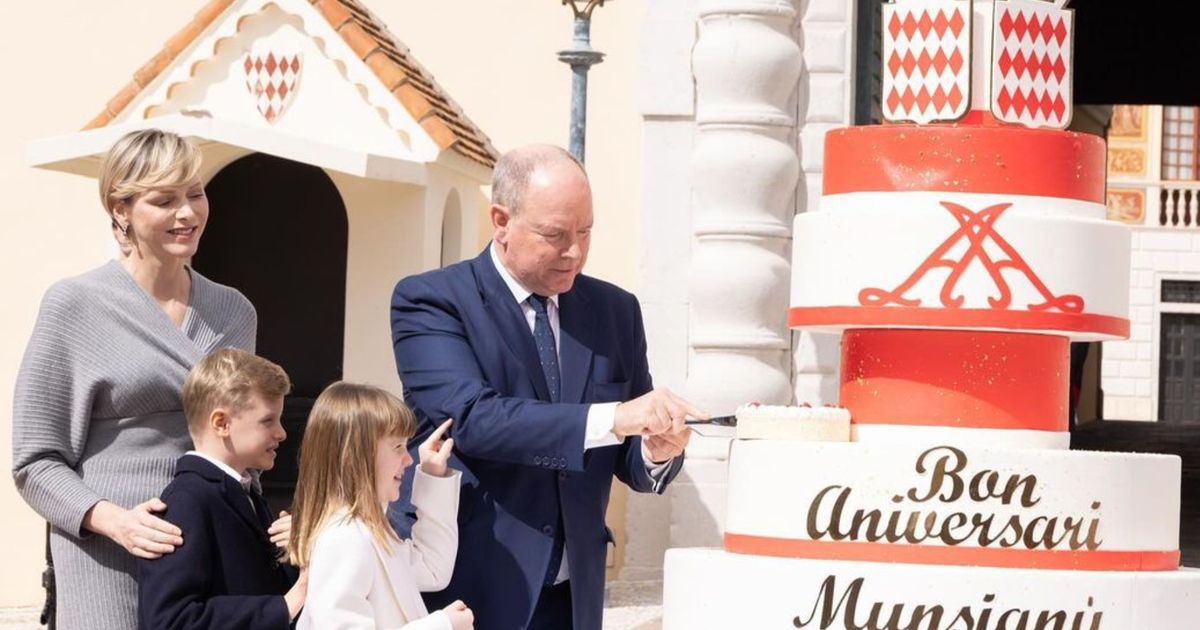 Un gâteau d'anniversaire extravagant pour le prince Albert de Monaco