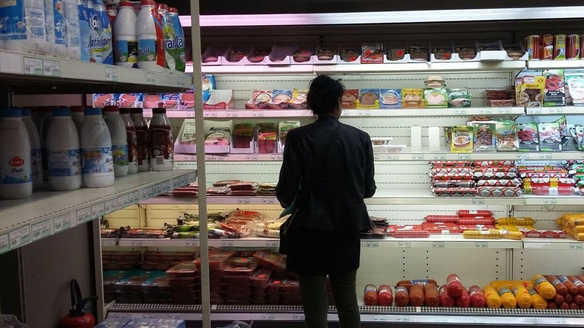 La bravoure d'une fillette face à un braqueur : récit incroyable près du Mans