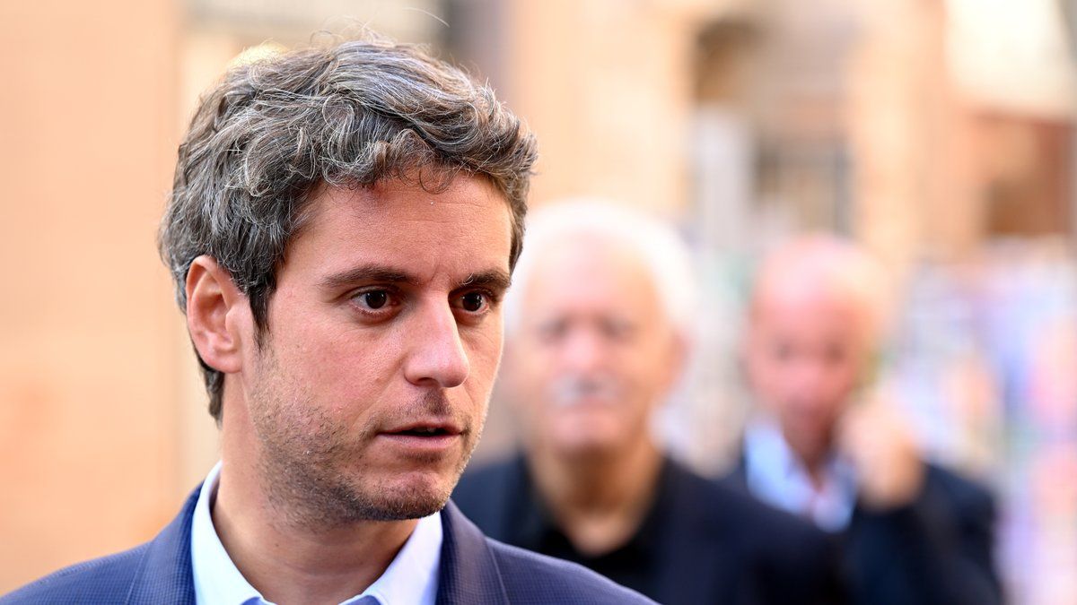Gabriel Attal lance sa campagne pour 2027 lors d'un déplacement en Aveyron