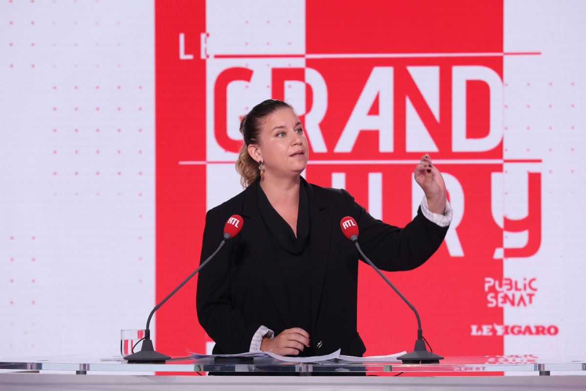 Mathilde Panot appelle à un blocage des prix des carburants face à la flambée des prix